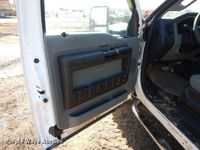 image for item DF5875 2012 Ford F450 Super Duty utility truck