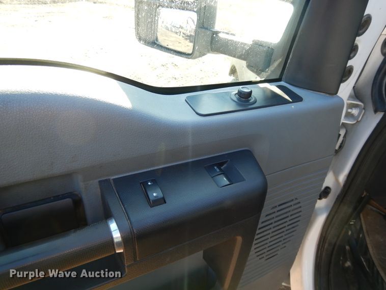 image for item DF5875 2012 Ford F450 Super Duty utility truck