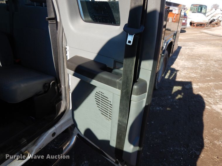 image for item DF5875 2012 Ford F450 Super Duty utility truck