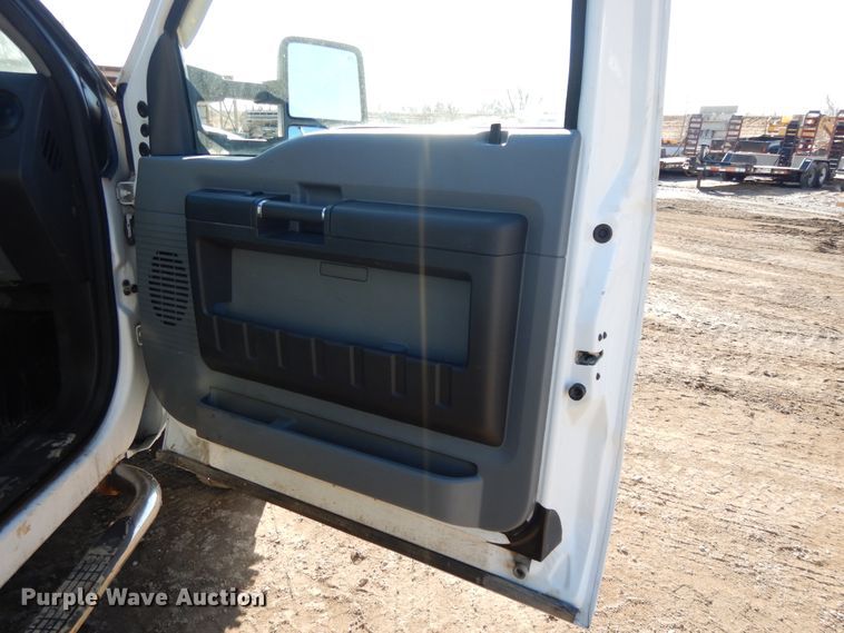 image for item DF5875 2012 Ford F450 Super Duty utility truck