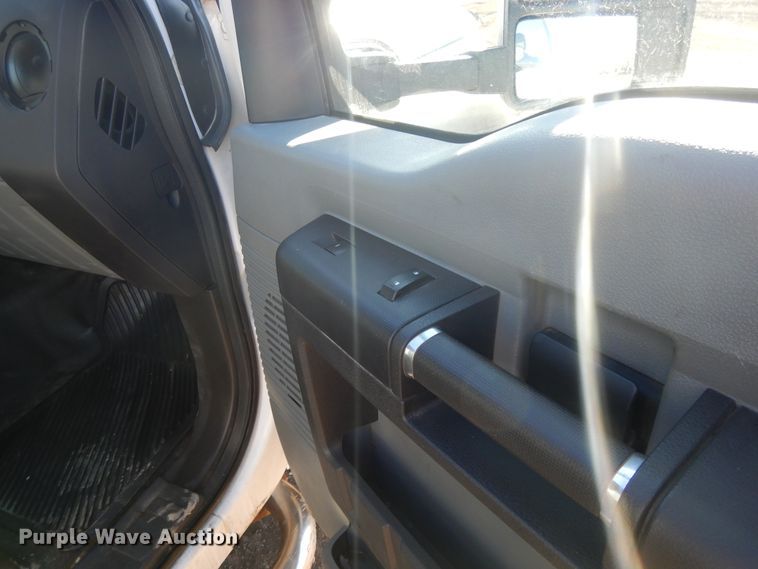 image for item DF5875 2012 Ford F450 Super Duty utility truck