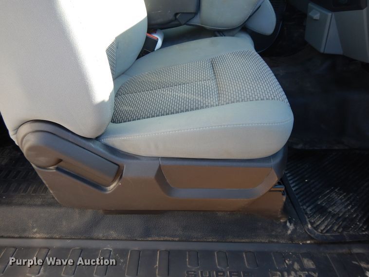 image for item DF5875 2012 Ford F450 Super Duty utility truck