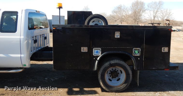 image for item DF5875 2012 Ford F450 Super Duty utility truck