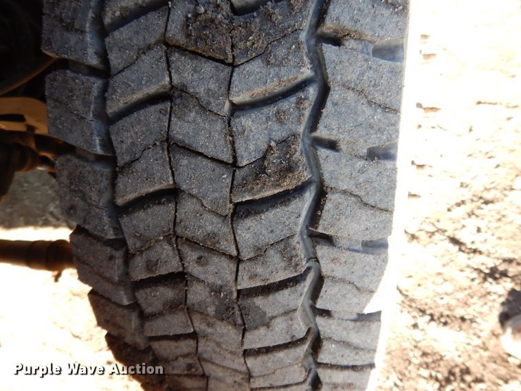 image for item DF5875 2012 Ford F450 Super Duty utility truck