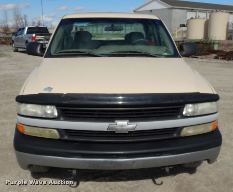 image for item DF5882 2001 Chevrolet Silverado 1500 Ext. Cab pickup truck
