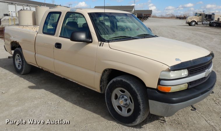 image for item DF5882 2001 Chevrolet Silverado 1500 Ext. Cab pickup truck
