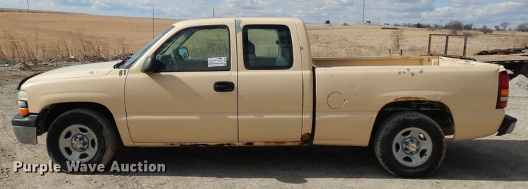 image for item DF5882 2001 Chevrolet Silverado 1500 Ext. Cab pickup truck