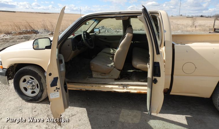 image for item DF5882 2001 Chevrolet Silverado 1500 Ext. Cab pickup truck