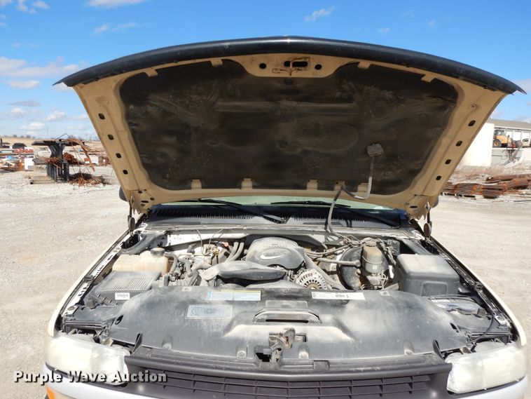 image for item DF5882 2001 Chevrolet Silverado 1500 Ext. Cab pickup truck