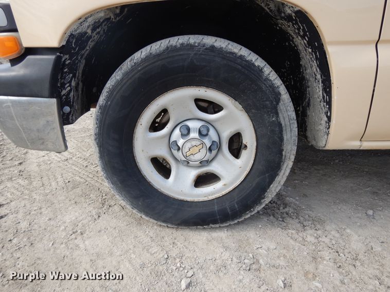 image for item DF5882 2001 Chevrolet Silverado 1500 Ext. Cab pickup truck