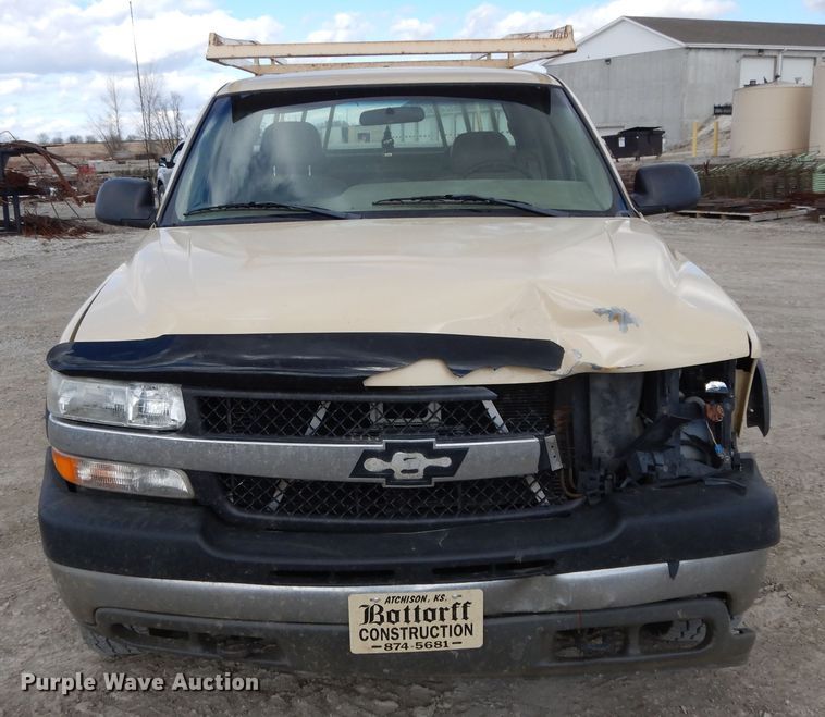 image for item DF5884 2001 Chevrolet Silverado 2500HD Ext. Cab pickup truck