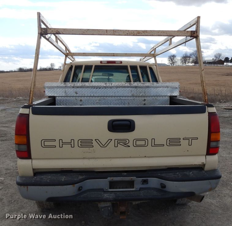 image for item DF5884 2001 Chevrolet Silverado 2500HD Ext. Cab pickup truck
