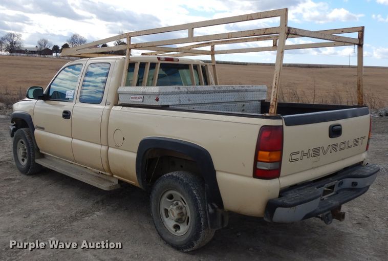 image for item DF5884 2001 Chevrolet Silverado 2500HD Ext. Cab pickup truck