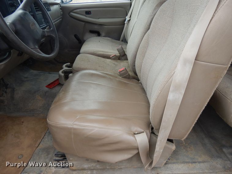 image for item DF5884 2001 Chevrolet Silverado 2500HD Ext. Cab pickup truck