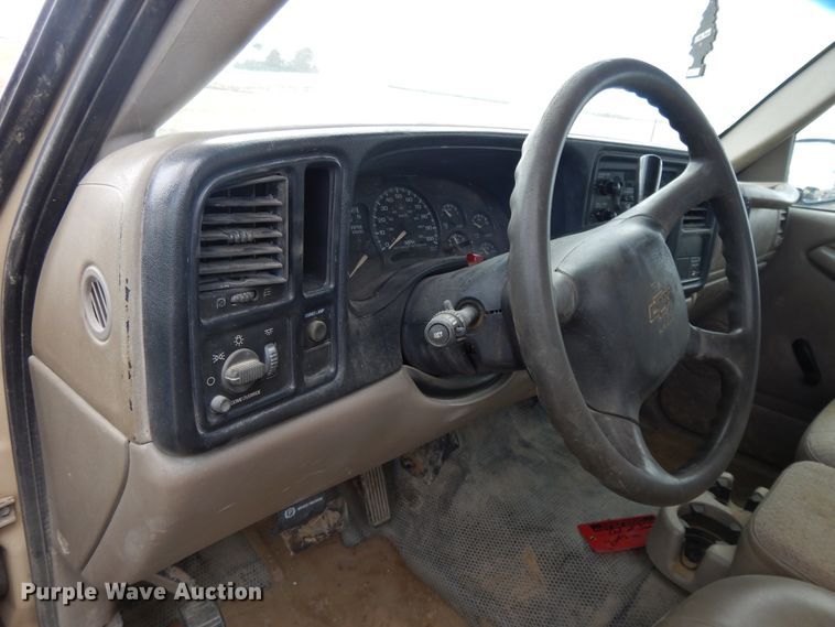 image for item DF5884 2001 Chevrolet Silverado 2500HD Ext. Cab pickup truck