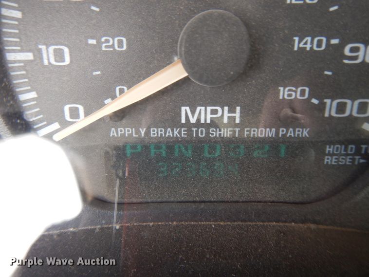 image for item DF5884 2001 Chevrolet Silverado 2500HD Ext. Cab pickup truck