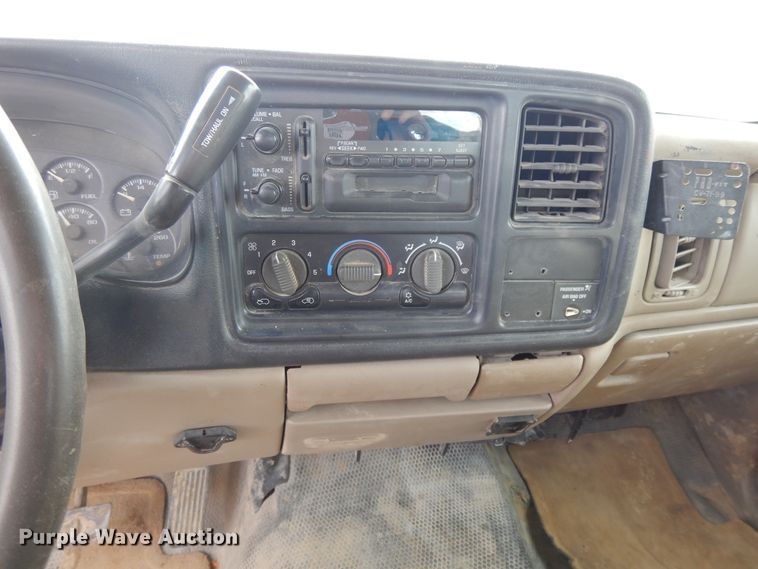 image for item DF5884 2001 Chevrolet Silverado 2500HD Ext. Cab pickup truck