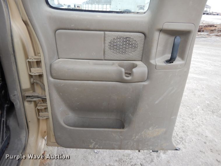 image for item DF5884 2001 Chevrolet Silverado 2500HD Ext. Cab pickup truck