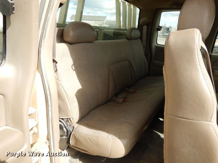 image for item DF5884 2001 Chevrolet Silverado 2500HD Ext. Cab pickup truck