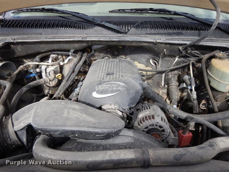 image for item DF5884 2001 Chevrolet Silverado 2500HD Ext. Cab pickup truck