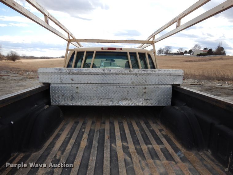 image for item DF5884 2001 Chevrolet Silverado 2500HD Ext. Cab pickup truck