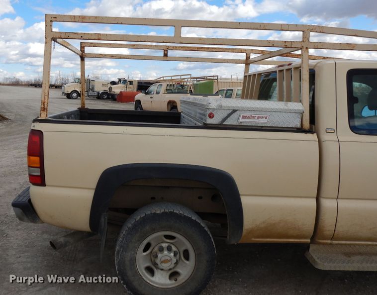 image for item DF5884 2001 Chevrolet Silverado 2500HD Ext. Cab pickup truck