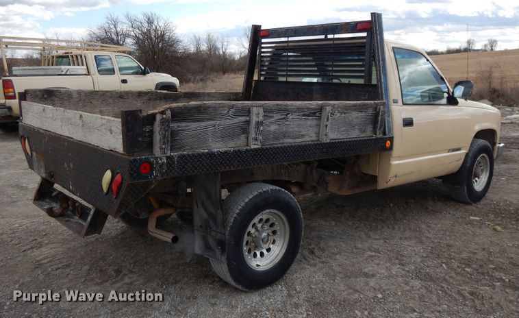 image for item DF5885 1990 Chevrolet C2500 flatbed pickup truck