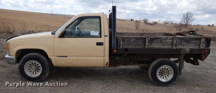 image for item DF5885 1990 Chevrolet C2500 flatbed pickup truck