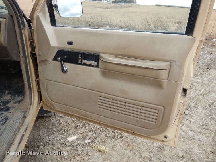 image for item DF5885 1990 Chevrolet C2500 flatbed pickup truck