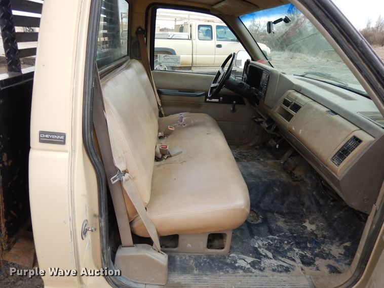 image for item DF5885 1990 Chevrolet C2500 flatbed pickup truck