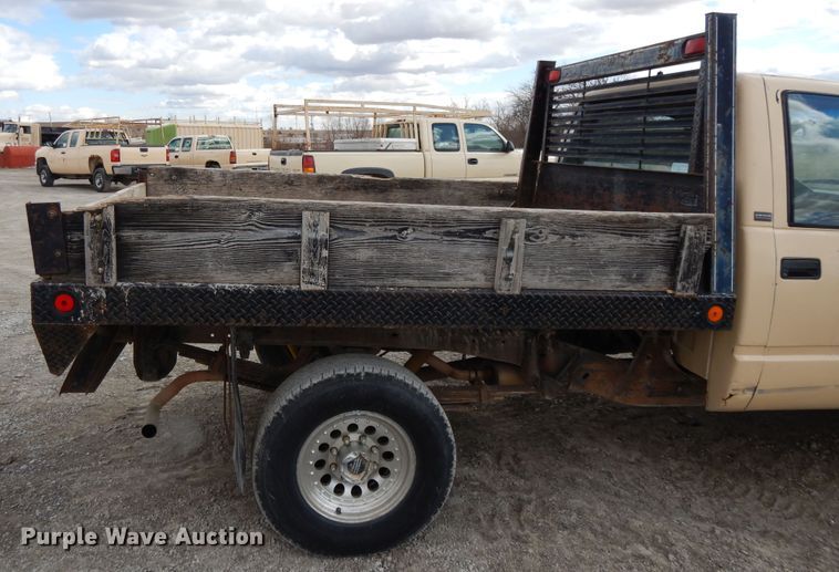 image for item DF5885 1990 Chevrolet C2500 flatbed pickup truck