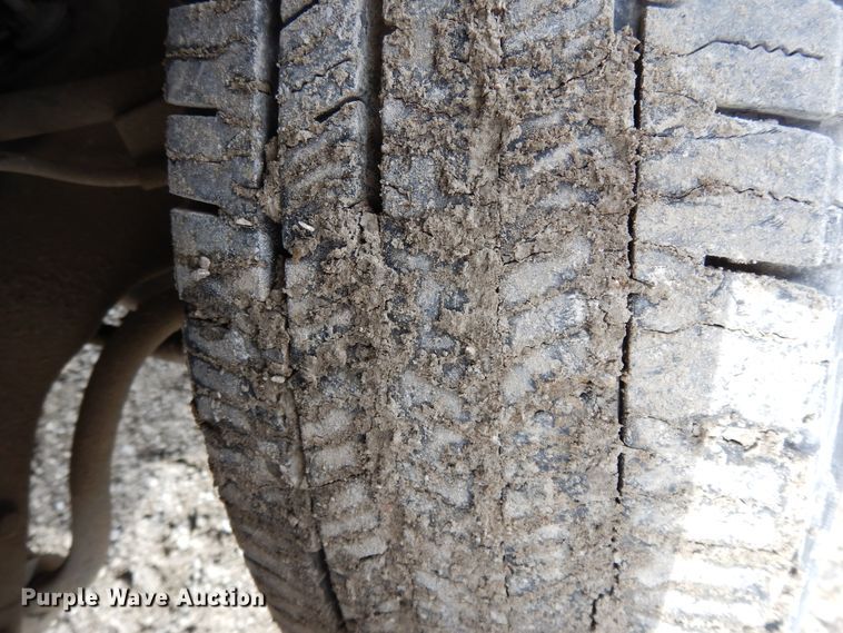 image for item DF5885 1990 Chevrolet C2500 flatbed pickup truck