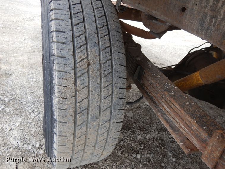 image for item DF5885 1990 Chevrolet C2500 flatbed pickup truck