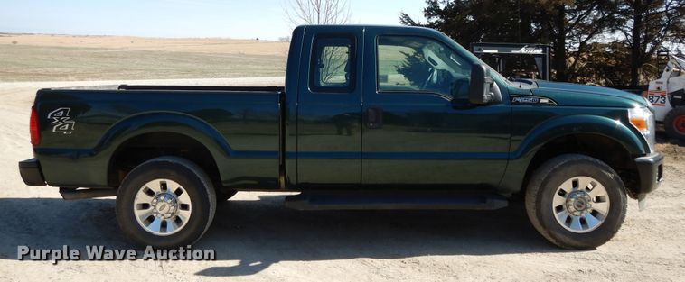 image for item DF5888 2011 Ford F250 Super Duty SuperCab pickup truck