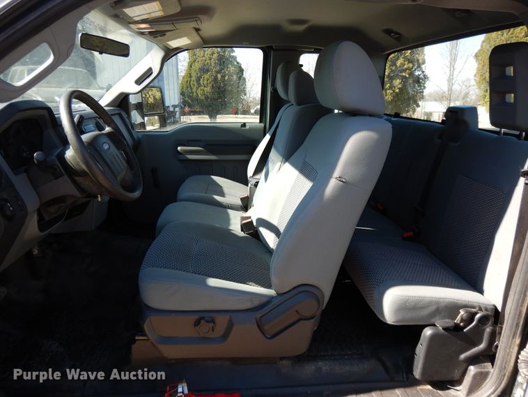 image for item DF5888 2011 Ford F250 Super Duty SuperCab pickup truck