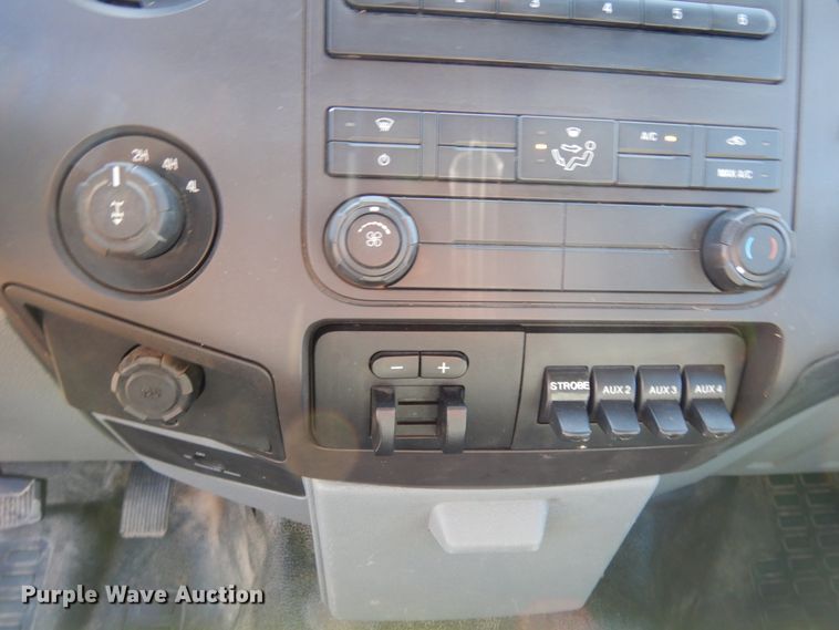 image for item DF5888 2011 Ford F250 Super Duty SuperCab pickup truck