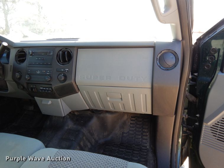 image for item DF5888 2011 Ford F250 Super Duty SuperCab pickup truck