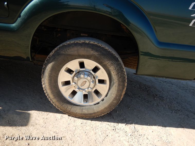 image for item DF5888 2011 Ford F250 Super Duty SuperCab pickup truck