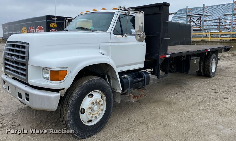 image for item DF6650 1999 Ford F800 flatbed truck
