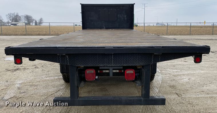 image for item DF6650 1999 Ford F800 flatbed truck