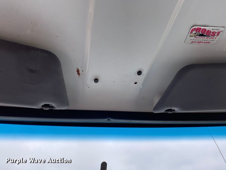 image for item DF6650 1999 Ford F800 flatbed truck