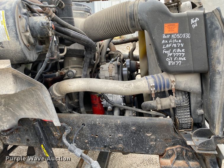 image for item DF6650 1999 Ford F800 flatbed truck