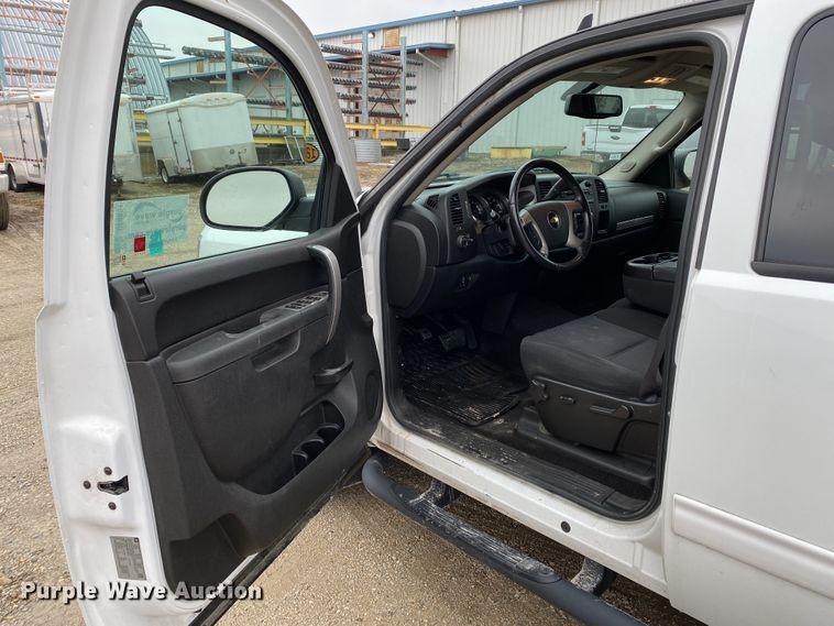 image for item DF6651 2011 Chevrolet Silverado 1500 Crew Cab pickup truck