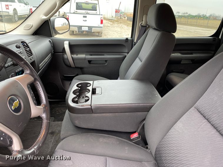 image for item DF6651 2011 Chevrolet Silverado 1500 Crew Cab pickup truck