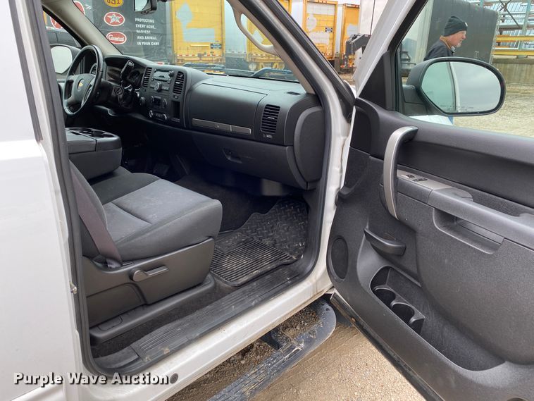 image for item DF6651 2011 Chevrolet Silverado 1500 Crew Cab pickup truck