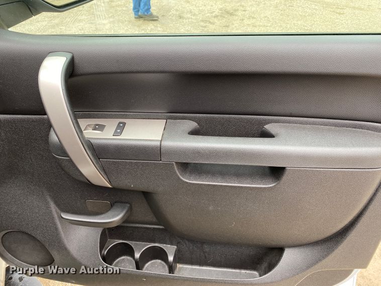 image for item DF6651 2011 Chevrolet Silverado 1500 Crew Cab pickup truck