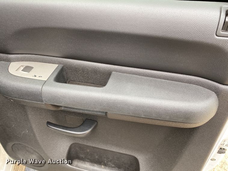 image for item DF6651 2011 Chevrolet Silverado 1500 Crew Cab pickup truck