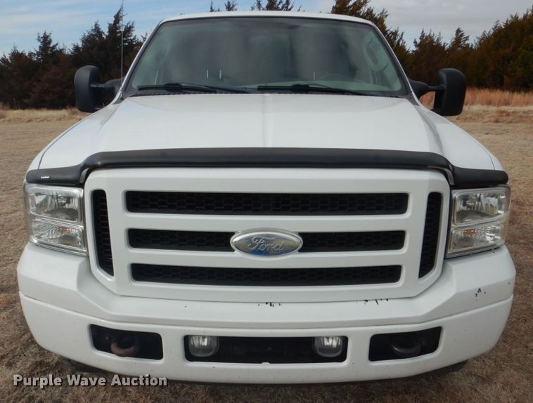 image for item DF7383 2005 Ford F250 Super Duty FX4 SuperCab pickup truck