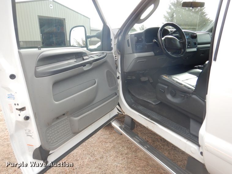 image for item DF7383 2005 Ford F250 Super Duty FX4 SuperCab pickup truck