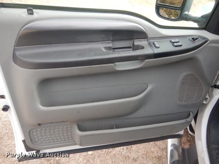 image for item DF7383 2005 Ford F250 Super Duty FX4 SuperCab pickup truck